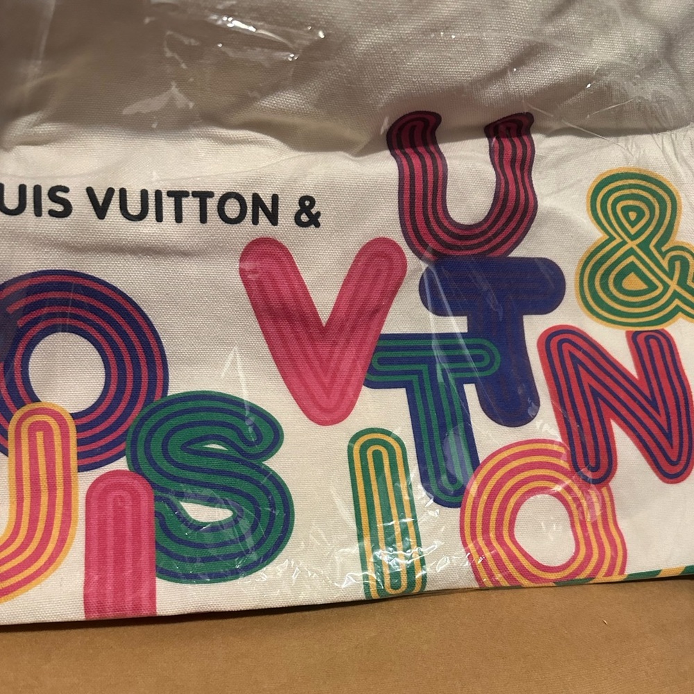 Louis Vuitton LV Tote